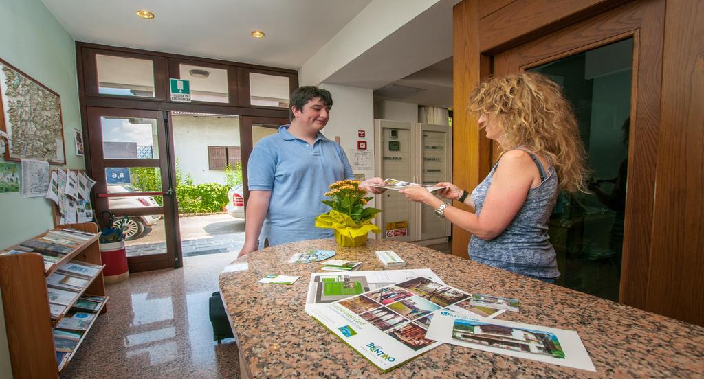 Albergo Sayonara Comano Terme Kültér fotó