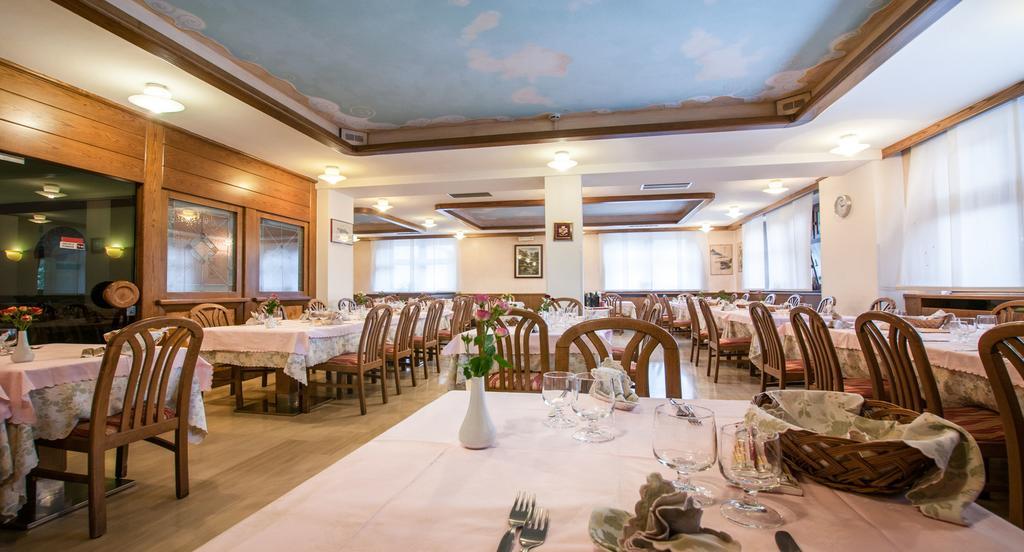 Albergo Sayonara Comano Terme Kültér fotó