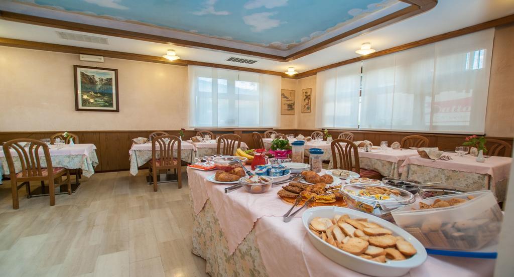 Albergo Sayonara Comano Terme Kültér fotó