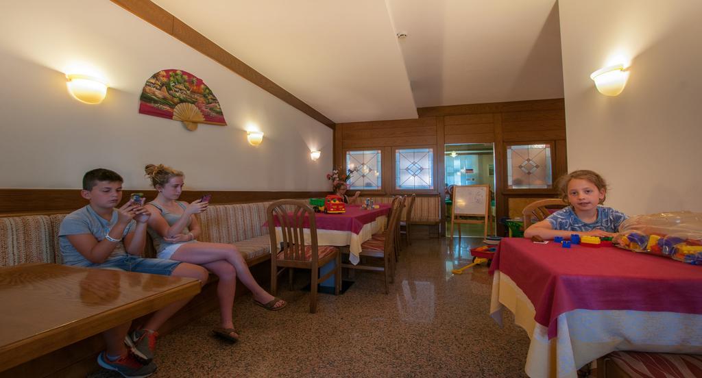 Albergo Sayonara Comano Terme Kültér fotó