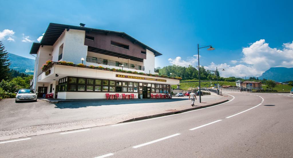 Albergo Sayonara Comano Terme Kültér fotó