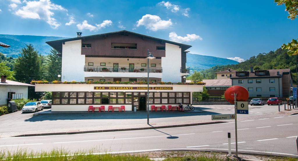 Albergo Sayonara Comano Terme Kültér fotó